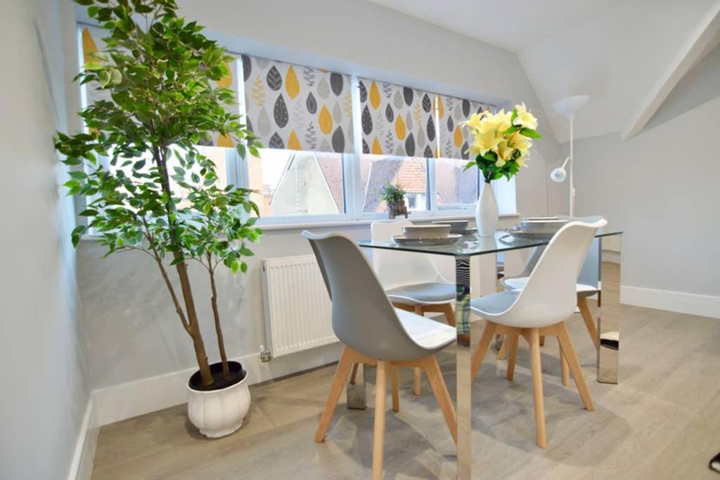 Morden Central Self Contained Flat By Cozynest Reading Exterior foto